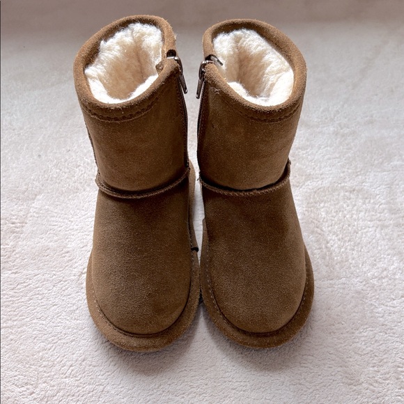 NWOT, BearPaw Tan Suede Boots with wool blend Lining, toddler - Picture 1 of 9